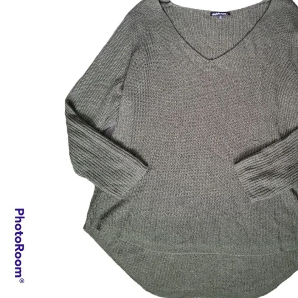 Charlotte Russe + Green V Neck Sweater - 3X
